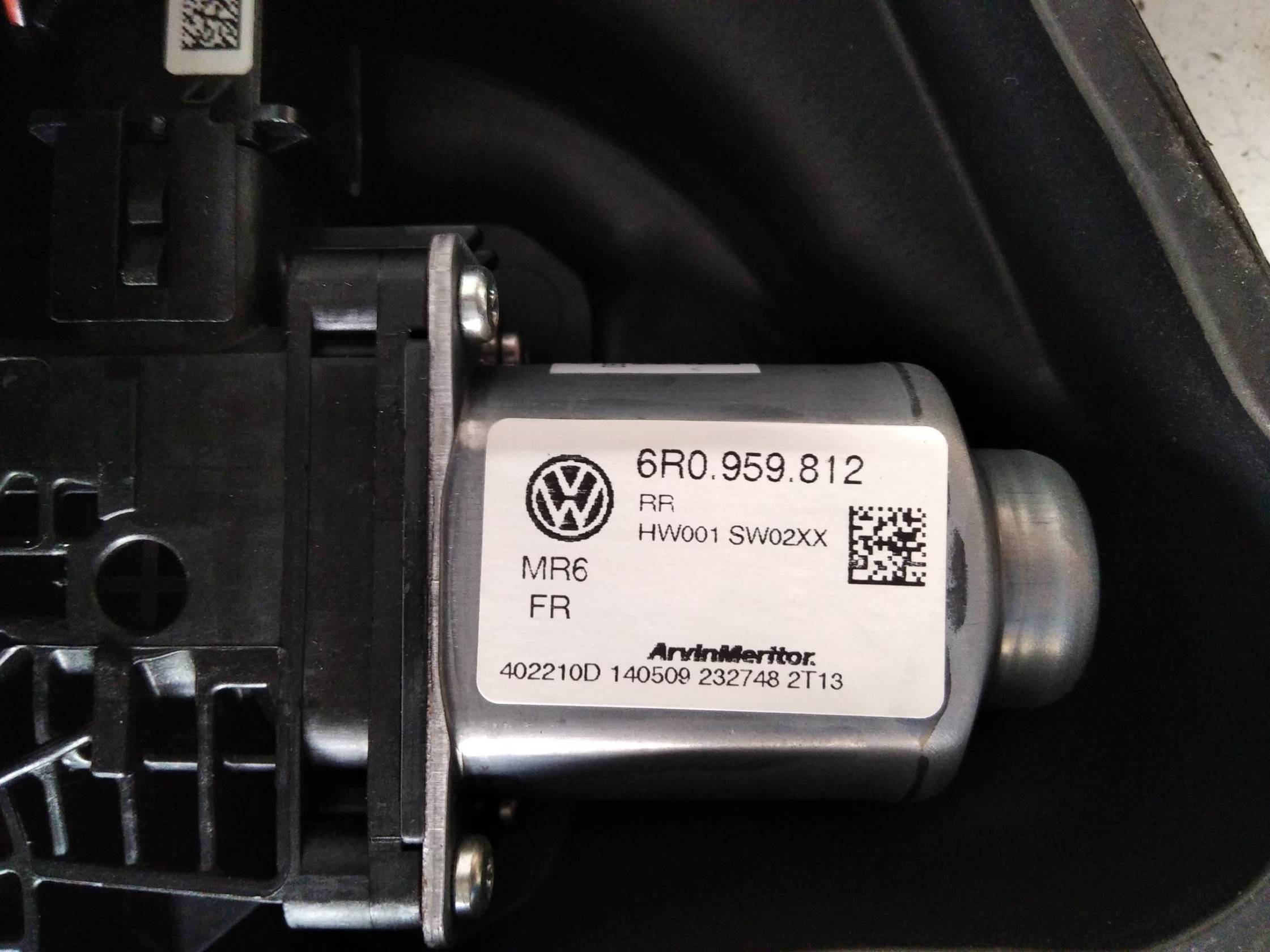 Alzacristallo elettr. porta post. dx.